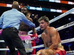 Ennis nocauteia Zayas para unificar os títulos WBA e WBO enquanto Whittaker interrompe Riviera