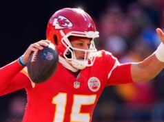 Mahomes assina contrato recorde de US$ 500 milhões com Chiefs
