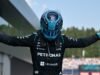 Russell segura Verstappen para vencer GP da Áustria