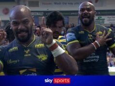 O present do Sivo! O extremo do Leeds garante um excelente hat-trick contra o Warrington!