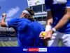 ‘É impossível de jogar’ | Tsitsipas irrita-se com árbitro por causa de ‘bolas macias’