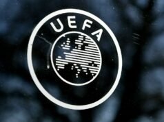 Quatro equipas da Premier League multadas pela UEFA por violações de regras financeiras