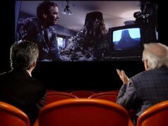Steven Spielberg assiste cena de "Encontros Imediatos de Terceiro Grau"