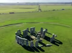 Arqueólogos descobrem monumento de 5.000 anos em Wiltshire ligado às primeiras tradições de Stonehenge