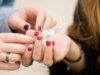 Centros antivenenos vinculam o crescente abuso de Benadryl entre adolescentes a tendências perigosas nas redes sociais