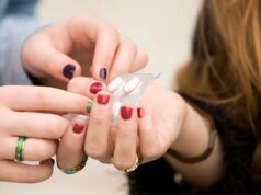 Centros antivenenos vinculam o crescente abuso de Benadryl entre adolescentes a tendências perigosas nas redes sociais