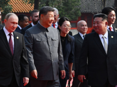 Adversários dos EUA, China e Coreia do Norte fortalecem laços enquanto Xi e Kim iniciam negociações