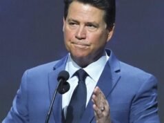 Glen Walker está voltando a transmitir notícias, meses depois de ser cortado do KTLA