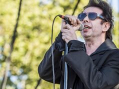 Echo & the Bunnymen adia present após vocalista Ian McCulloch se machucar em acidente