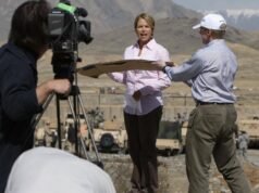 ‘Fale sobre acender o gás’, Katie Couric critica o ex-chefe do ’60 Minutes’