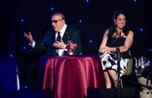 Clive Davis ajudou a construir o Museu Grammy. Seu presidente diz que ‘seu legado não será replicado’