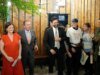 Democratas abalados depois que onda progressista varre as primárias de Nova York e mais manchetes