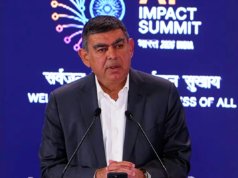 O ex-chefe da Infosys tem uma nova startup que quer desafiar o mundo dos serviços de TI