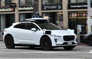 Ladrão usa Waymo como carro de fuga