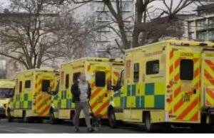 3 mortos em grande incêndio no oeste de Londres; Bombeiros lutam contra o inferno por mais de duas horas