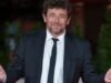 Cantor francês Patrick Bruel sob custódia policial por suposto estupro e agressão sexual
