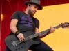 O baixista do Pearl Jam, Ament, destaca o impacto do skate nas comunidades indígenas no filme Tribeca