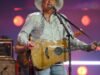 Concerto closing triunfante da lenda nation Alan Jackson