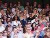 ¡Encuentra las estrellas en Wimbledon! Sienna Miller, Stephen Graham y Tom Hiddleston en la cancha central un sábado soleado
