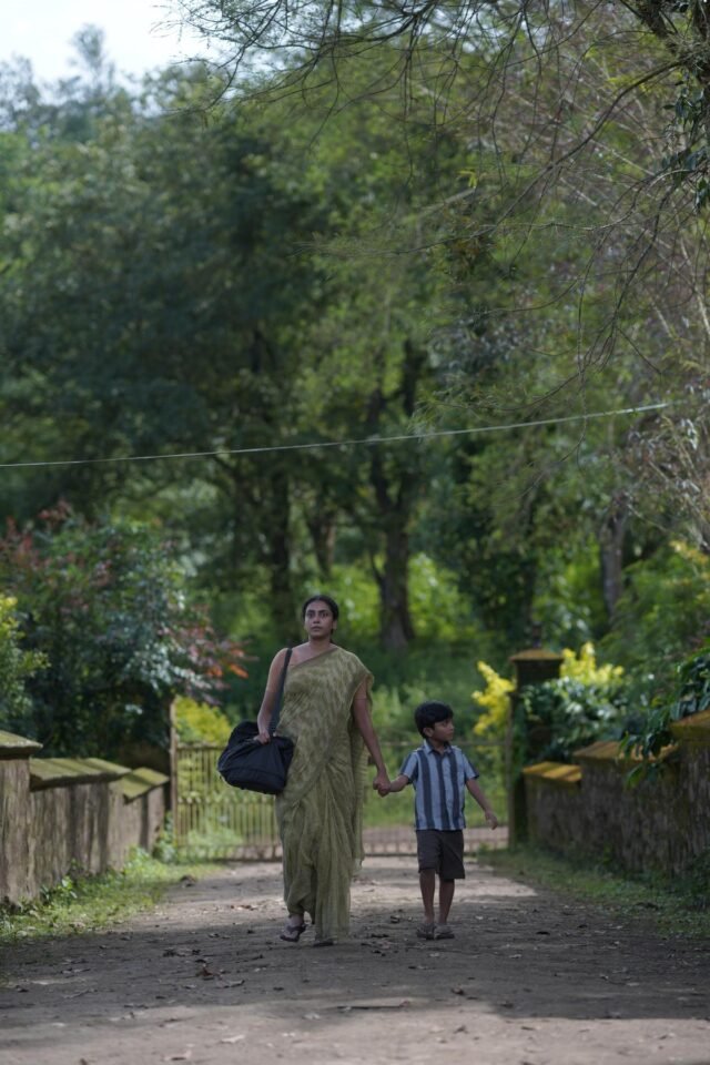 03tvm20Balan20stills2033.jpg