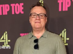 Russell T Davies se burla de un nuevo proyecto de televisión, pero cube que «no sabe si funciona»