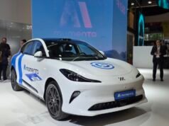 La empresa china de conducción autónoma Momenta sube un 3% en su debut bursátil en Hong Kong