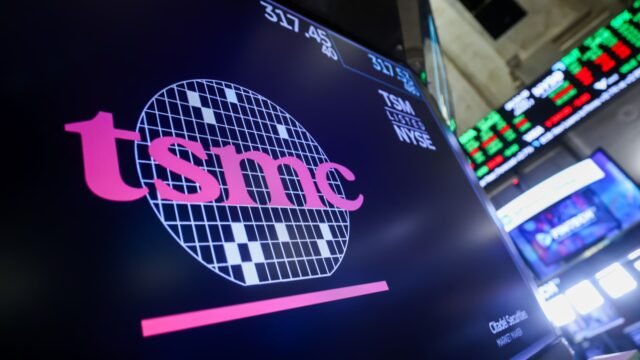 108292490-1776347906856-gettyimages-2253792580-US_STOCKS.jpeg