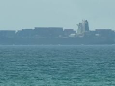 Estados Unidos lanza ataques contra Irán por tercera noche, mientras Teherán apunta a sus vecinos del Golfo