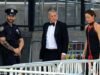 ¿Por qué estuvo Hugh Grant en la boda de Taylor Swift? Se explica la inesperada amistad de las estrellas, después de que los fanáticos quedaran desconcertados por la aparición del actor británico en las nupcias del cantante en MSG.