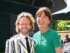 Davina McCall luce enamorada de su esposo Michael Douglas mientras lideran a las estrellas el día 13 de Wimbledon.
