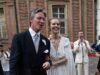 Eva Herzigova, de 53 años, sorprende con un vestido de novia de Lanvin cuando finalmente se casa con el empresario Gregorio Marsiaj en Italia después de 25 años juntos.