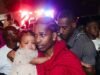 La pareja de Rihanna, A$AP Rocky, trae a su hija mini-yo, Rocki, para verla actuar en el concierto de medianoche de Jay-Z.
