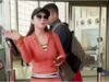 O vídeo de Preity se torna viral depois que um oficial de segurança pede que ela tire os óculos de sol