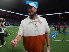 Relatórios: O ex-técnico do Texas, Tom Herman, ingressa na equipe do estado da Flórida