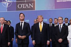 Ex comandante de la OTAN insta al bloque a darle un «tiempo muerto» a Trump