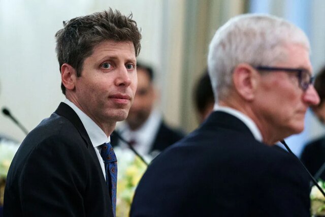 1783971647_tim-cook-sam-altman-GettyImages-2233062347.jpg