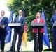 El partido de extrema derecha Alternativa para Alemania reelige a sus líderes mientras los manifestantes y la policía se enfrentan