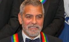 George Clooney tiene una estrategia sencilla para ser una estrella en la period de las redes sociales