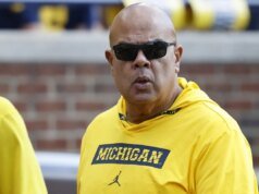 Michigan AD Warde Manuel: ‘Não há planos para eu não continuar’