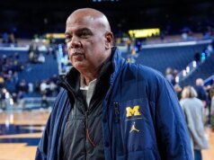 Relatórios: O trabalho de Michigan AD Warde Manuel está em perigo em meio à investigação