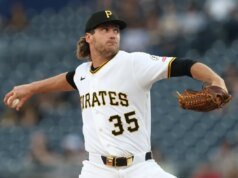 Braxton Ashcraft dos piratas acusado de encerrar o ataque quente dos Nats