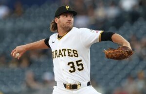 Braxton Ashcraft dos piratas acusado de encerrar o ataque quente dos Nats