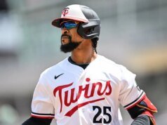Twins CF Byron Buxton está no dia a dia devido a um impacto no quadril