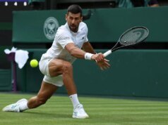 Novak Djokovic desmonta Stefanos Tsitsipas; Nº 1, Jannik Sinner segue em frente