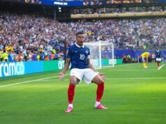 Kylian Mbappe continua vivendo sua melhor Copa do Mundo com a França derrotando a Suécia