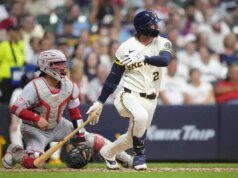 Os Brewers continuam dominando os Reds com uma vitória confortável