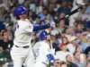 Dansby Swanson homenageia duas vezes, Cubs derrota Padres