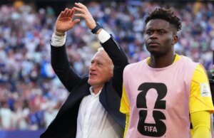 O técnico da França, Didier Deschamps, fala sobre os amarelos