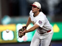 O atletismo classifica o All-Star 1B Nick Kurtz (polegar) no IL de 10 dias