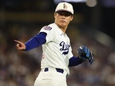 Yoshinobu Yamamoto tenta dar comprimento aos Dodgers contra D-backs
